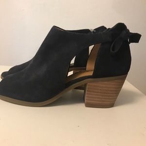 Lucky Brand Navy Suede Heels